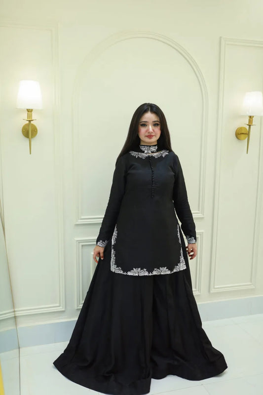 SOLID BLACK