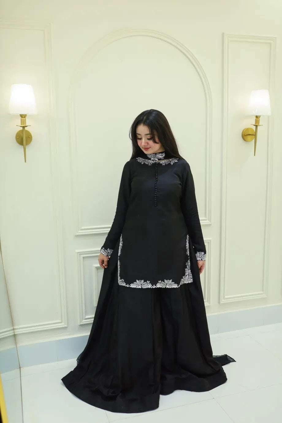 SOLID BLACK