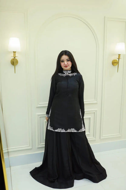 SOLID BLACK