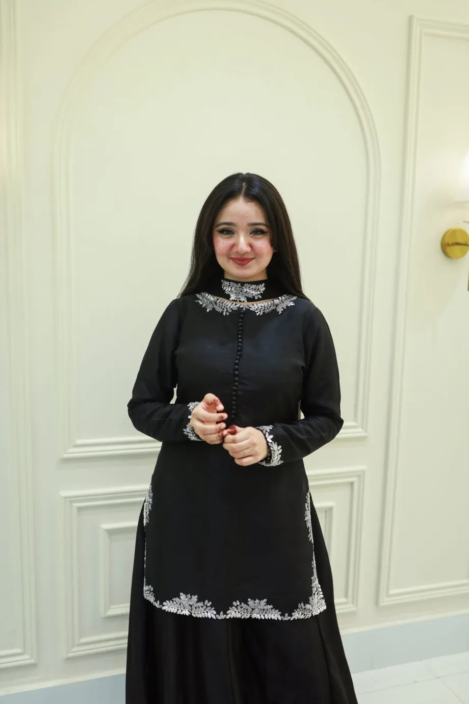 SOLID BLACK